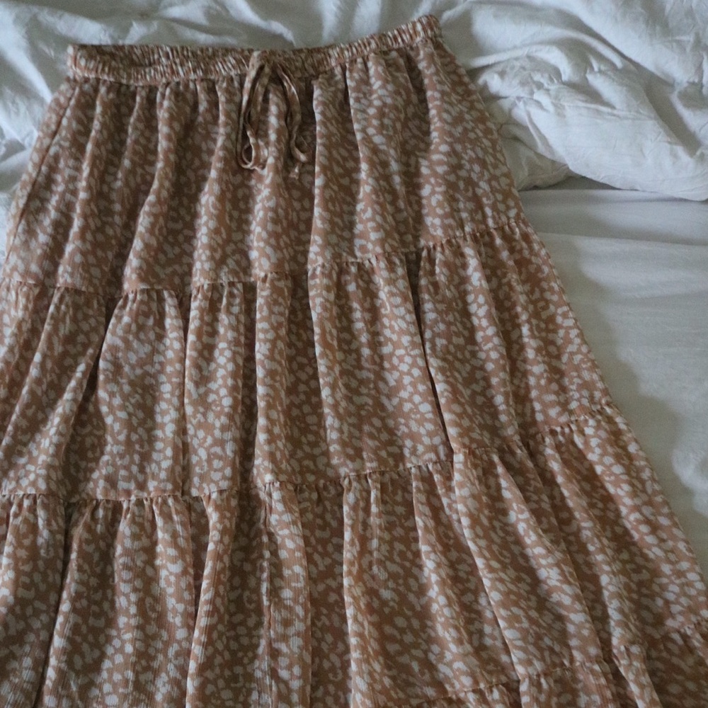 Elegant Tan Patterned Skirt